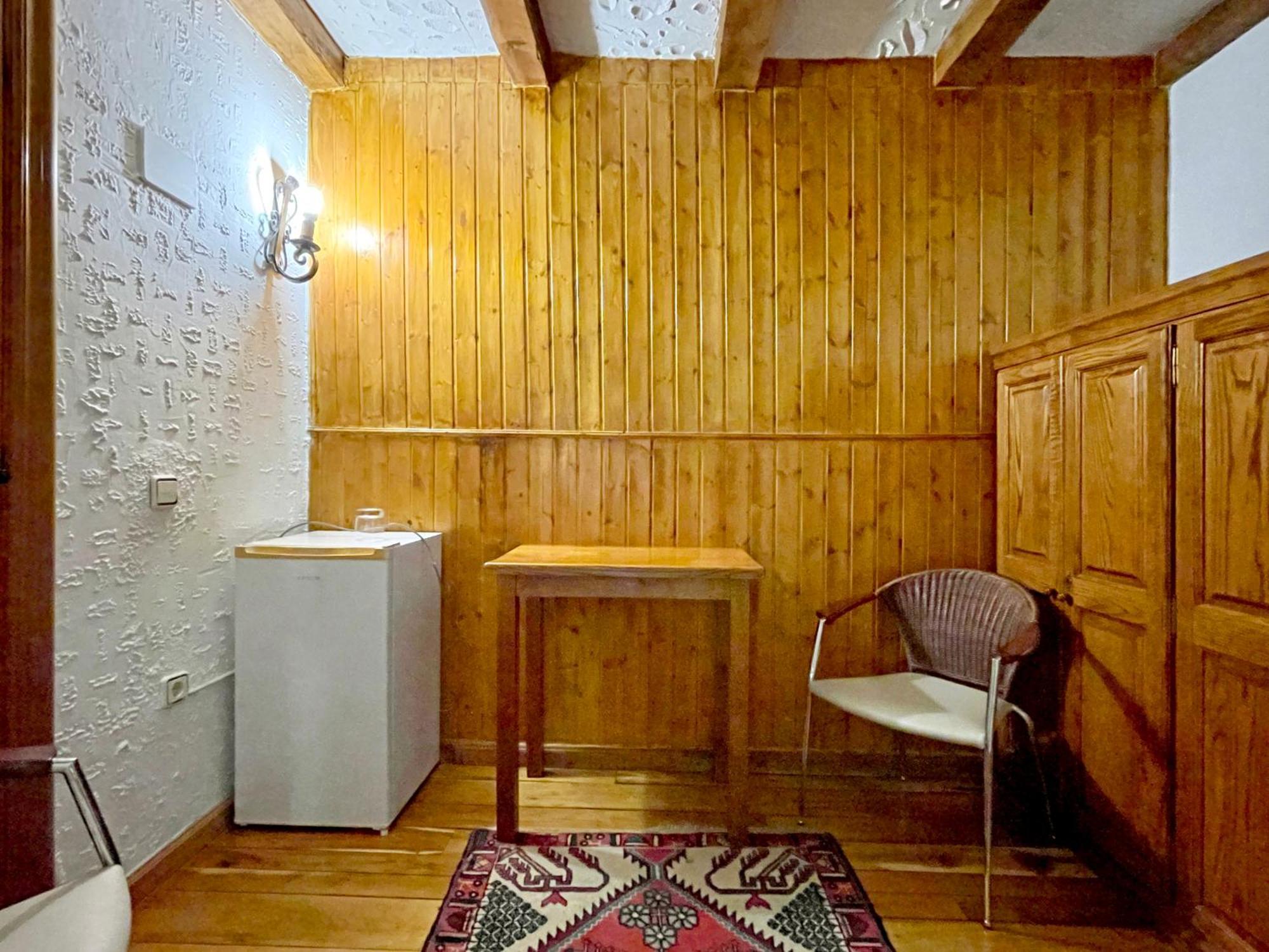 Hotel Peruskenea Jaunsaras Eksteriør bilde